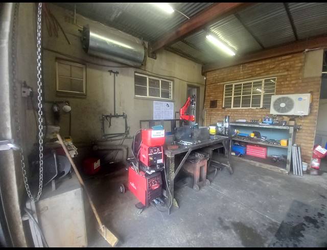 991M² BUSINESS FOR SALE IN BRAKPAN CENTRAL